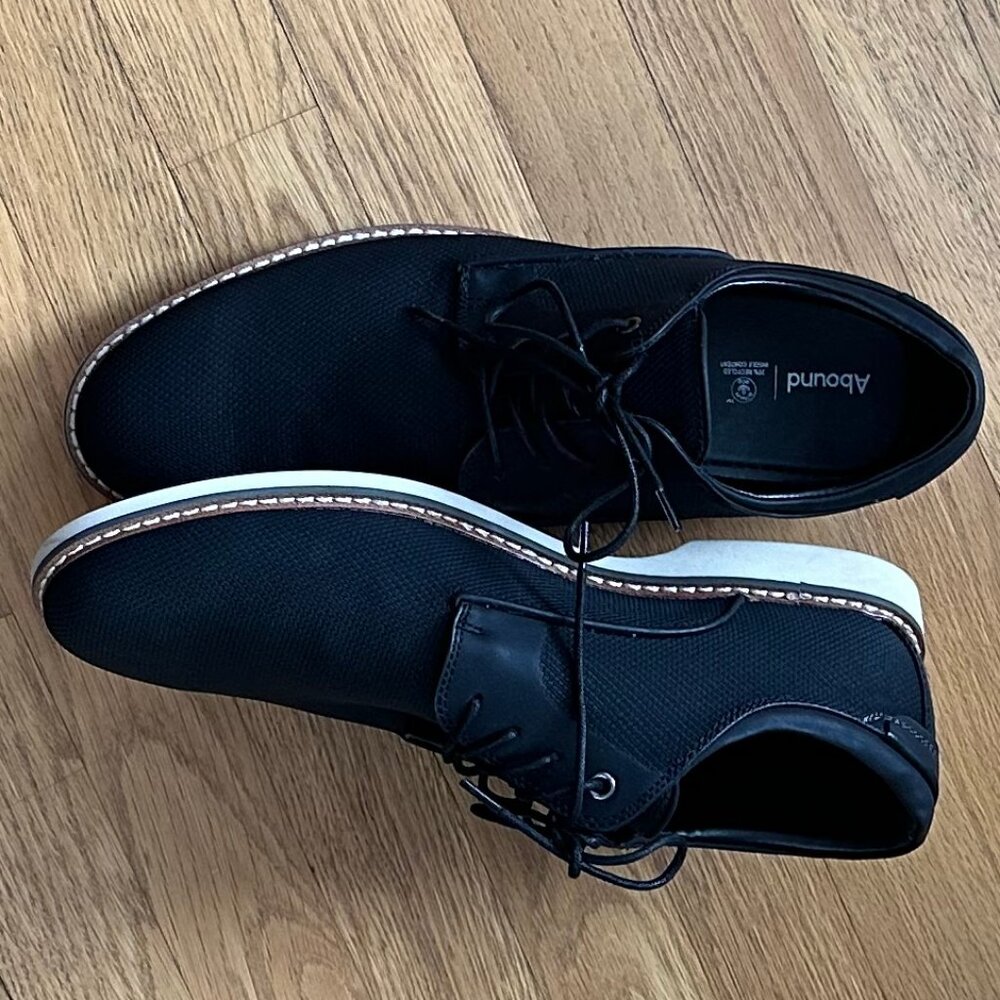 NWOT Men's Abound Casual Shoes in Size 11